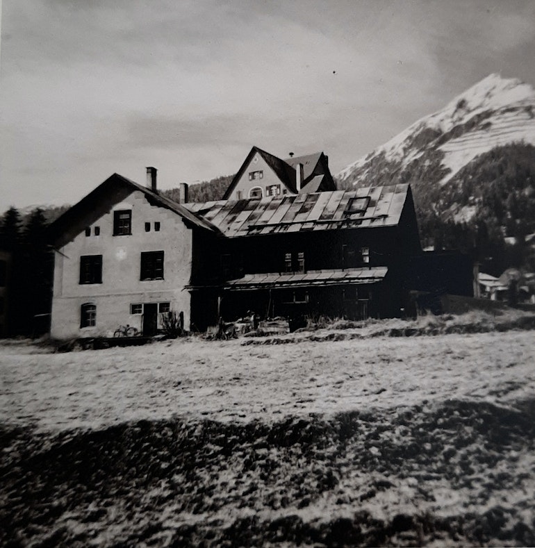 An early milk hall in Davos -article